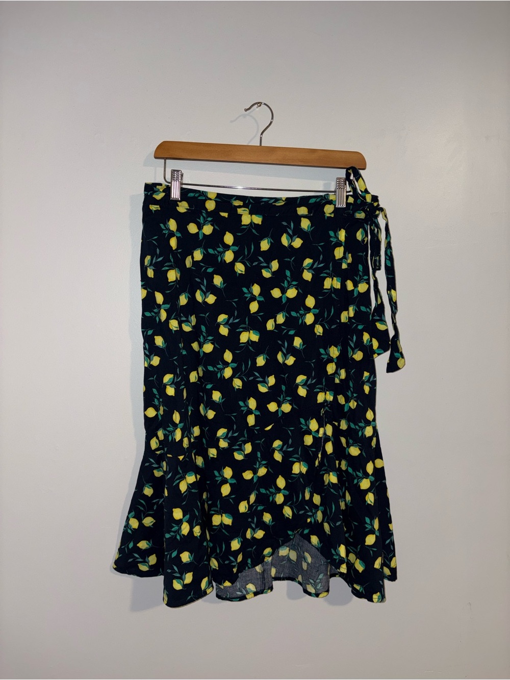 Banana Republic | Navy Lemon Wrap Skirt